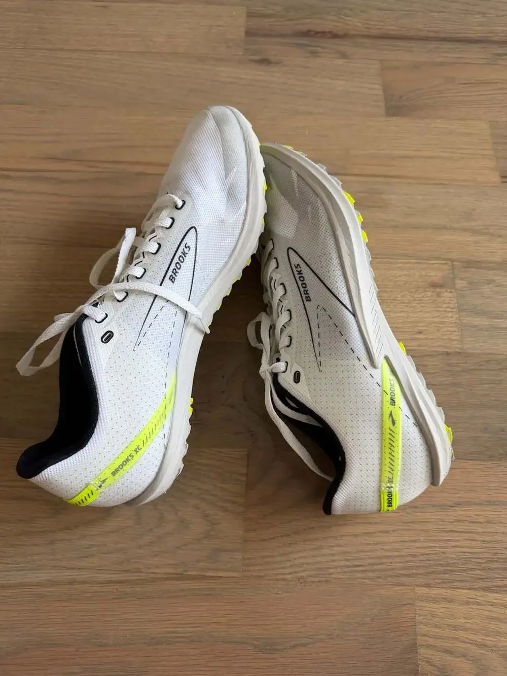 Brooks Draft XC Spikeless Cross Country Running Shoes White/Black/Nightlife